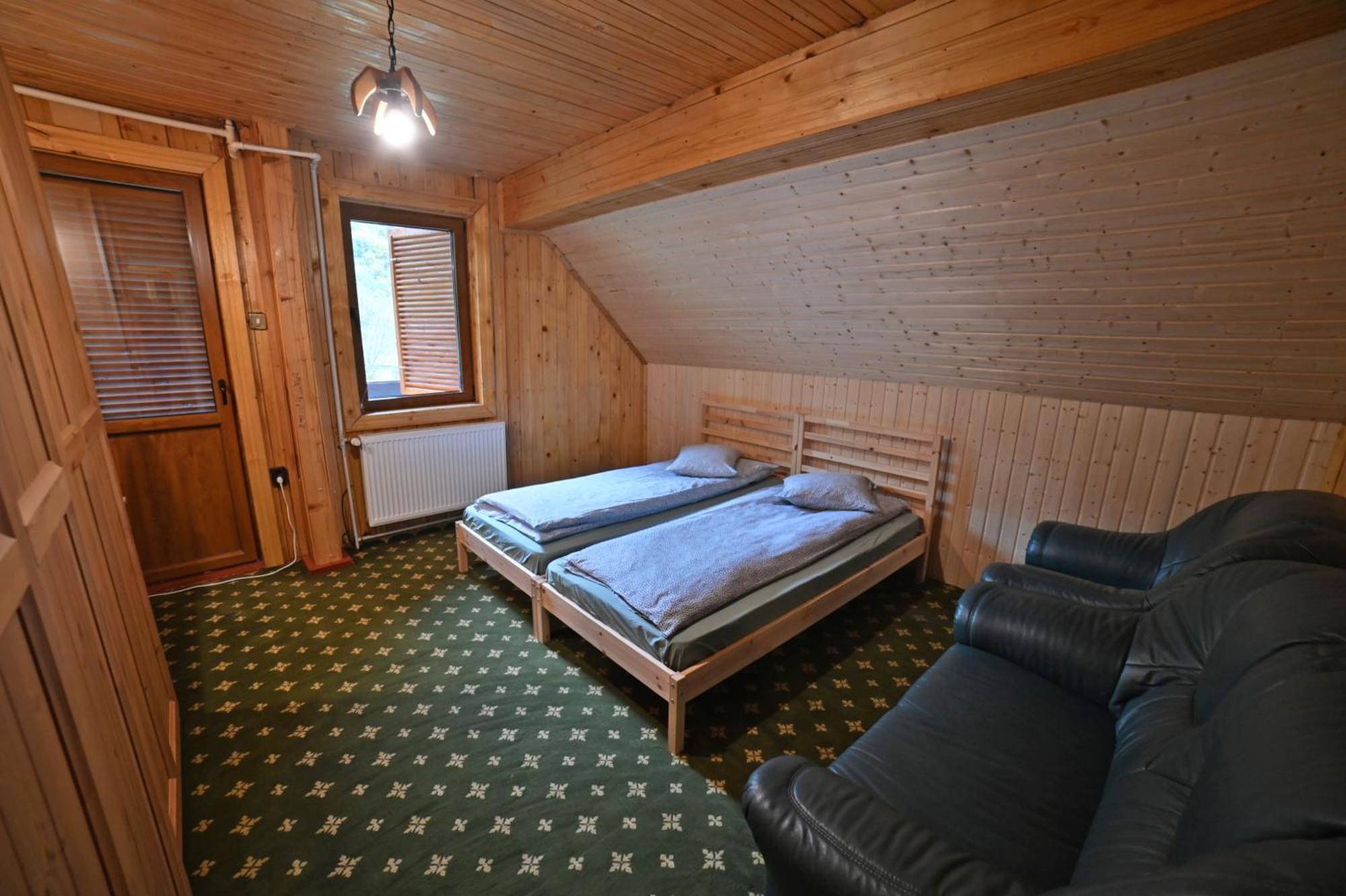 Casa De Vacanta Satic Piatra Craiului La Doi Viermi Extérieur photo
